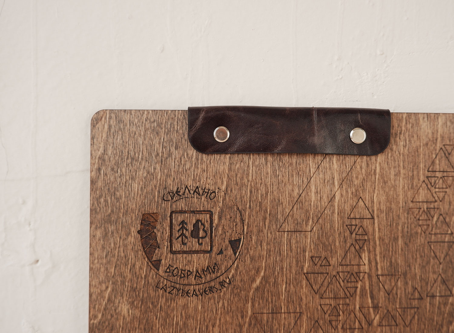 Планшет для меню с винтами и кожаным зажимом сверху