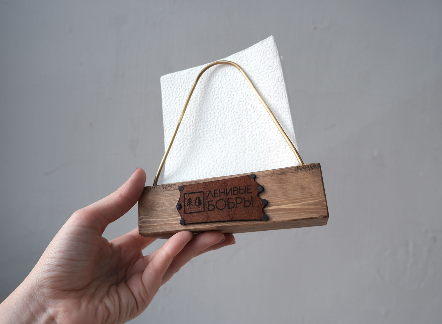 Салфетница из дерева с латунью
