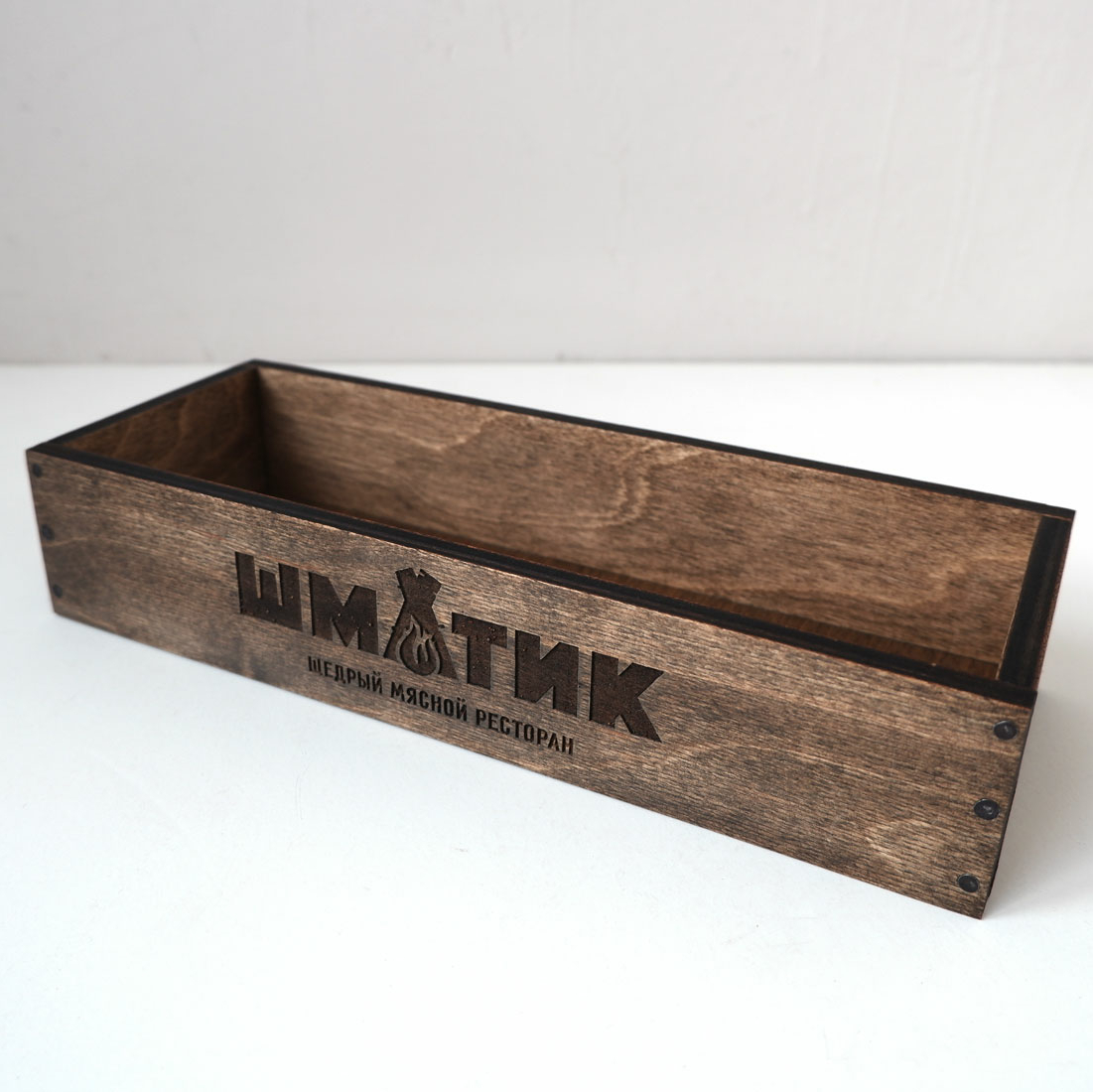 Ящик под приборы из дерева на гвоздиках