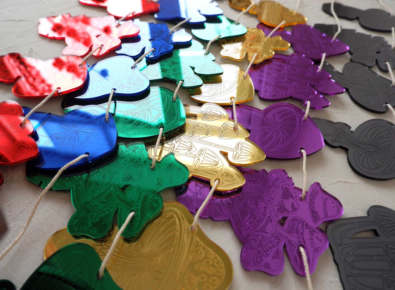 Гирлянда из больших зеркальных акриловых грибов