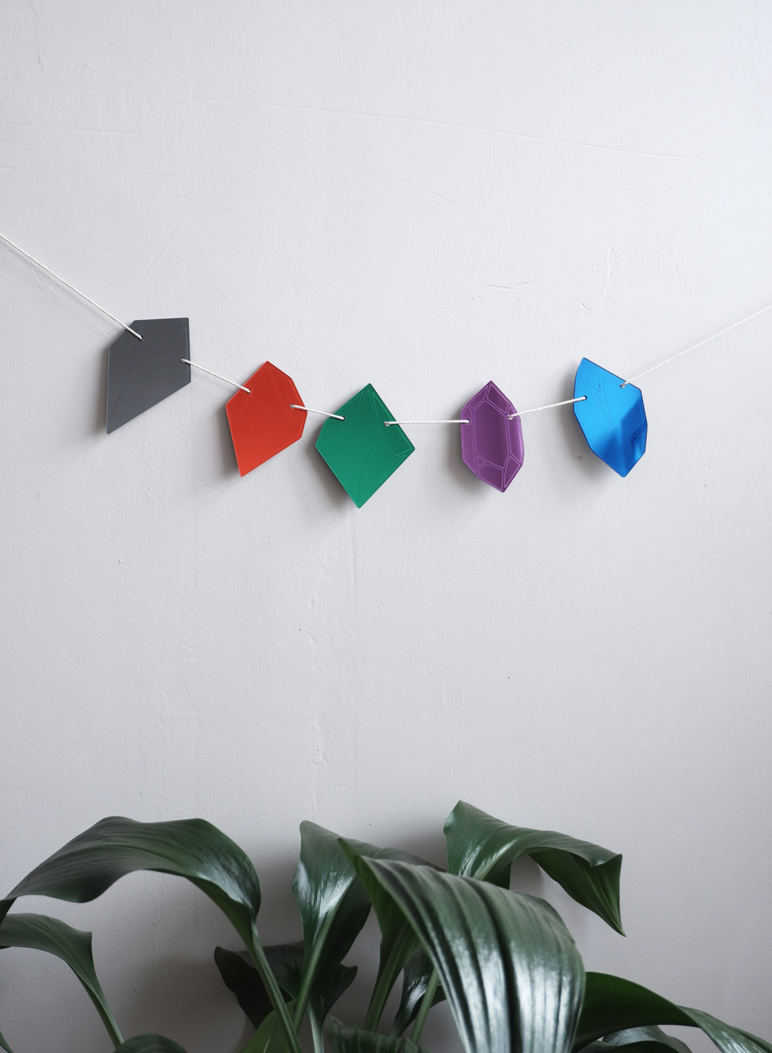 Гирлянда из больших акриловых кристаллов