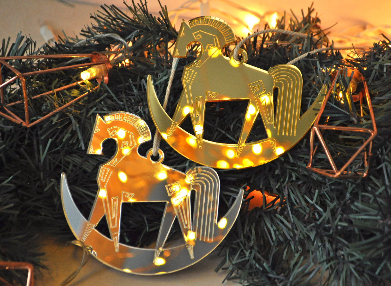 Ёлочная игрушка зеркальная лошадка-качалка