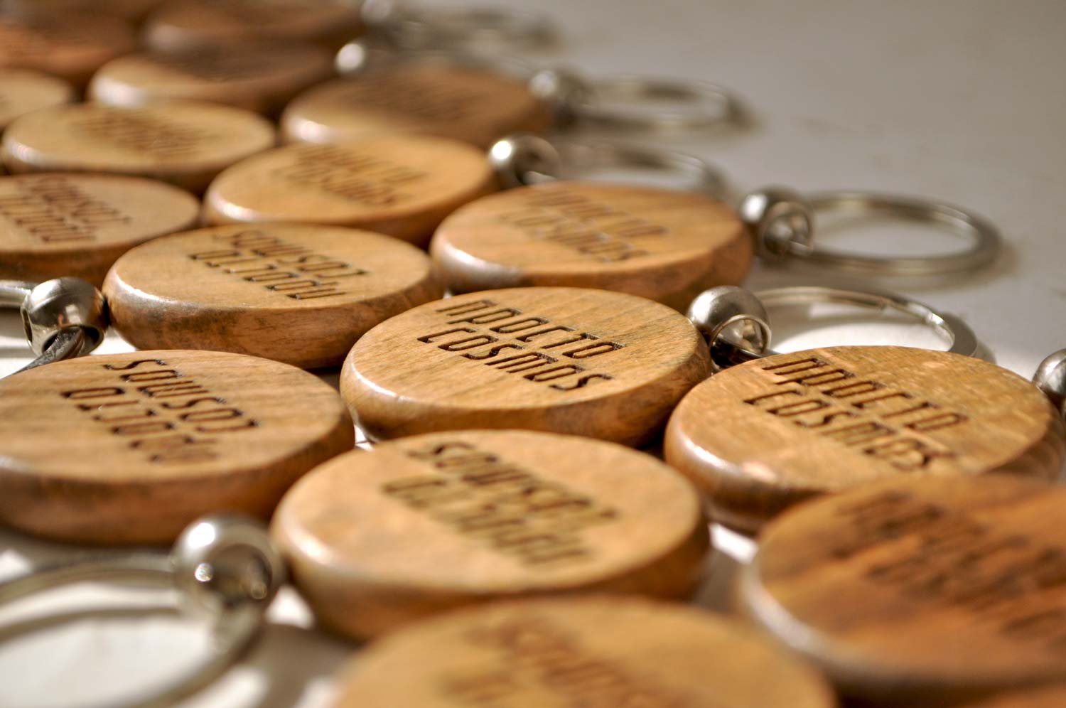 Брелоки из массива бука с вашей гравировкой