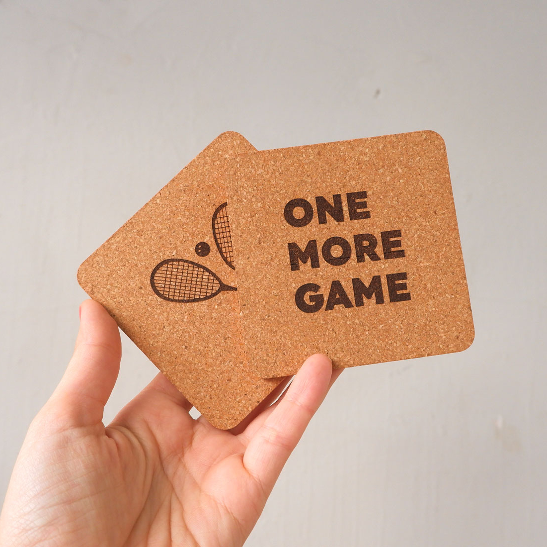 заказать костеры из пробки квадратные со своей гравировкой логотипом картинкой