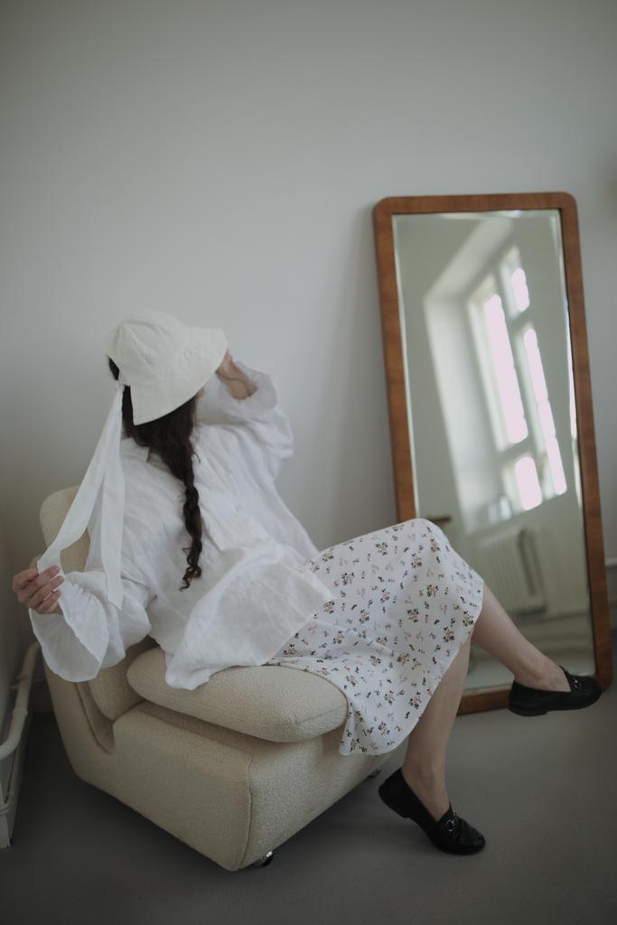 Летняя белая панама с Лентой сзади