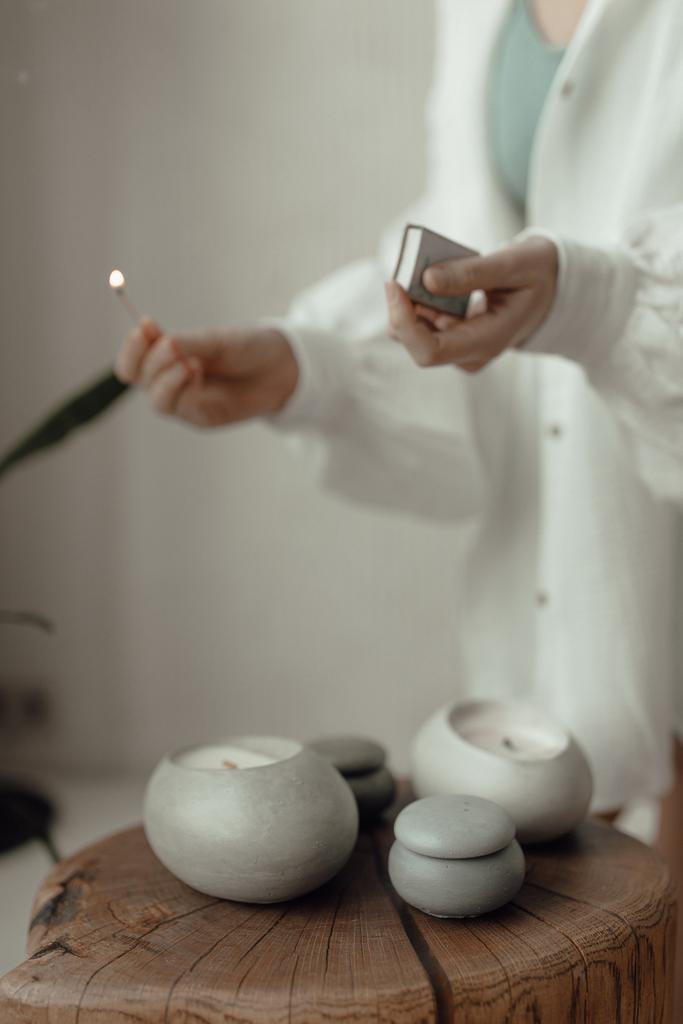 "Морской камень" - свеча в бетоне