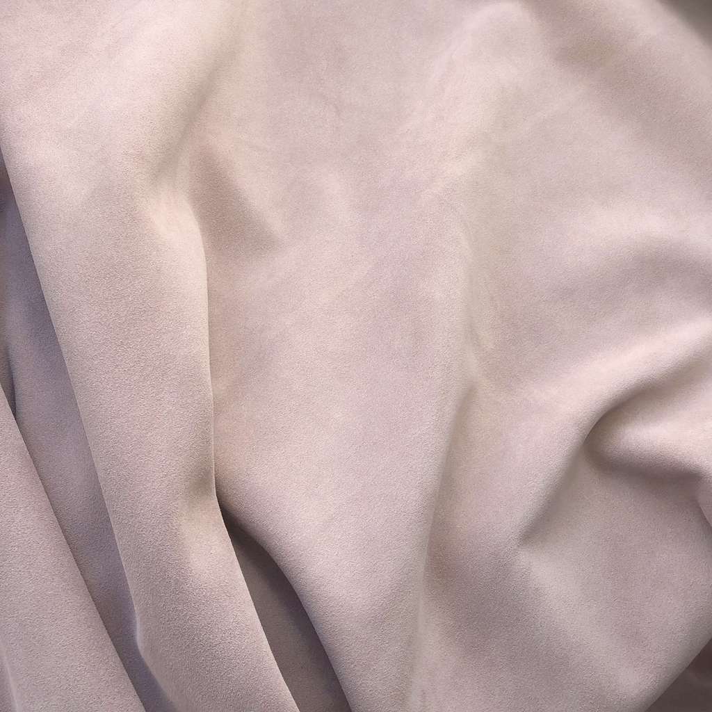 Розовая пудра замша