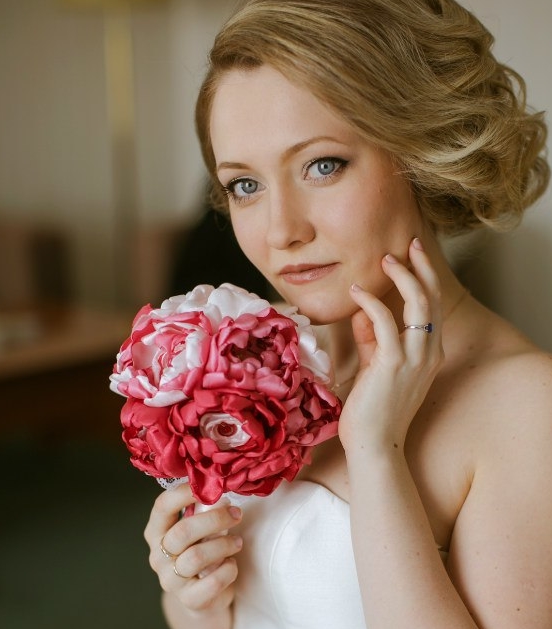 pink brooch bouquet