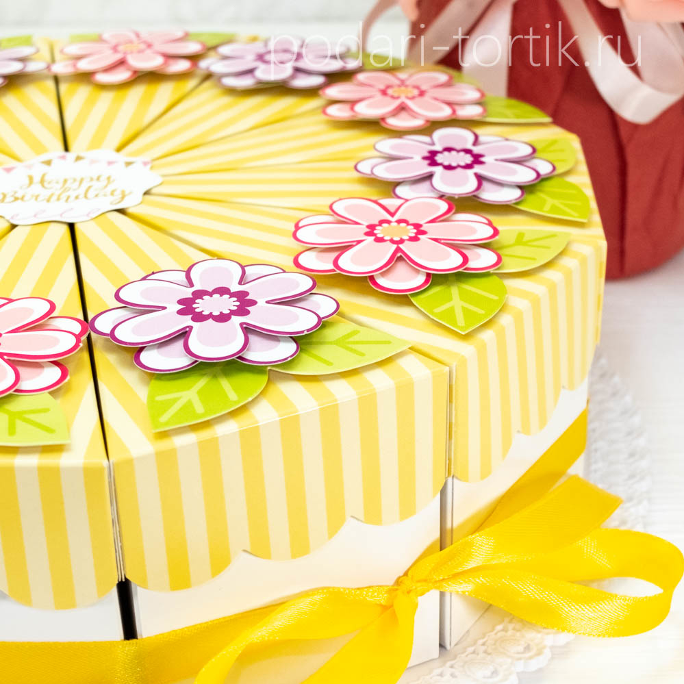 Бумажный торт с цветами