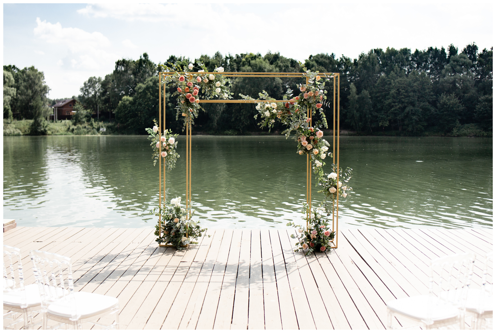 Арка прямоугольная золотая