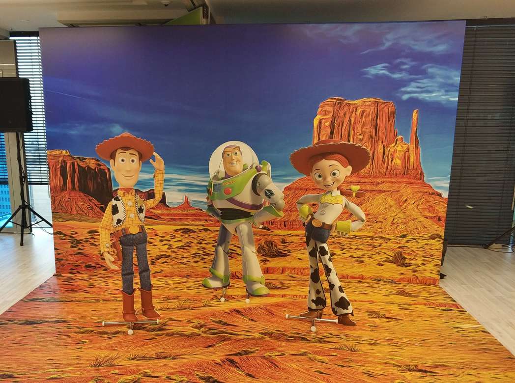 ФОТОЗОНА "ИСТОРИЯ ИГРУШЕК"