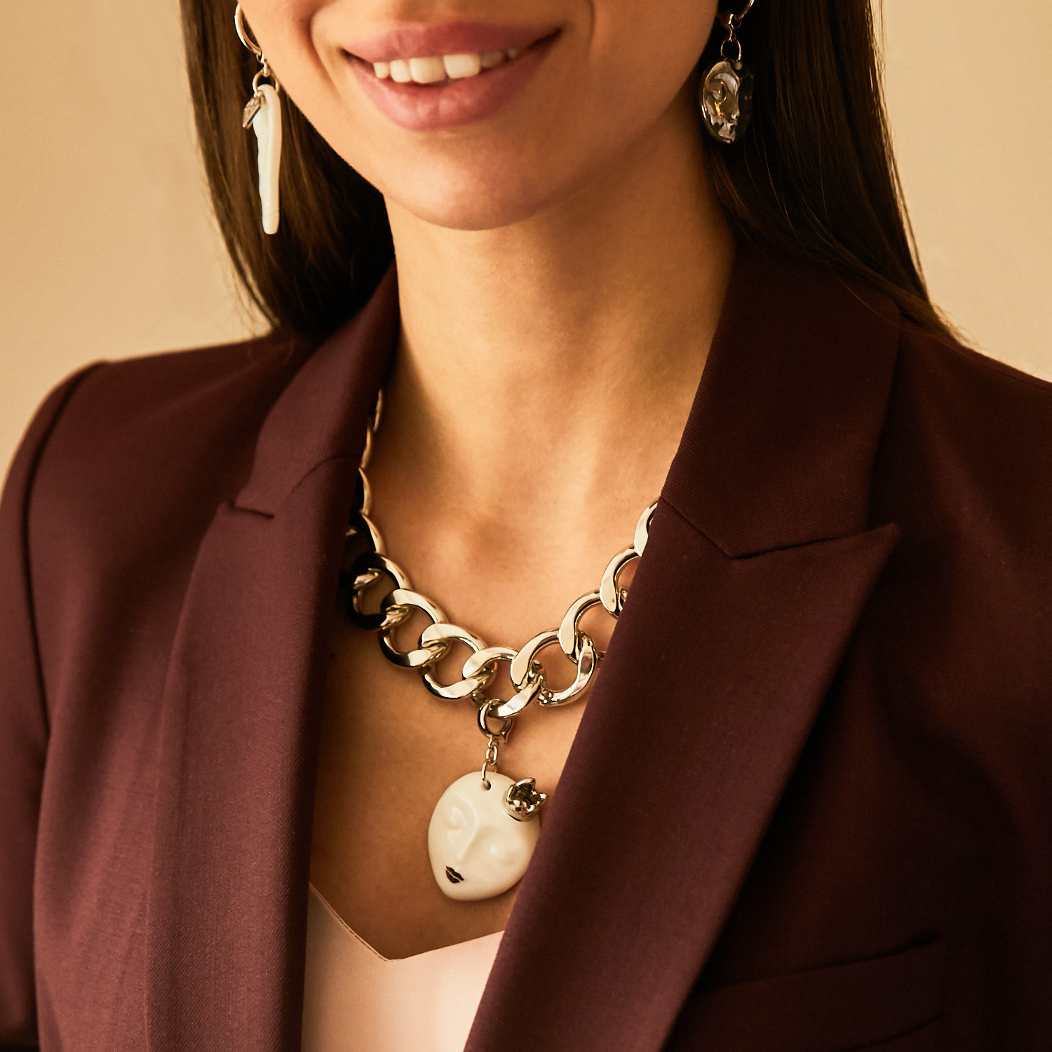 Кулон белый  съемный «Принцесса»  на крупной серебряной цепи