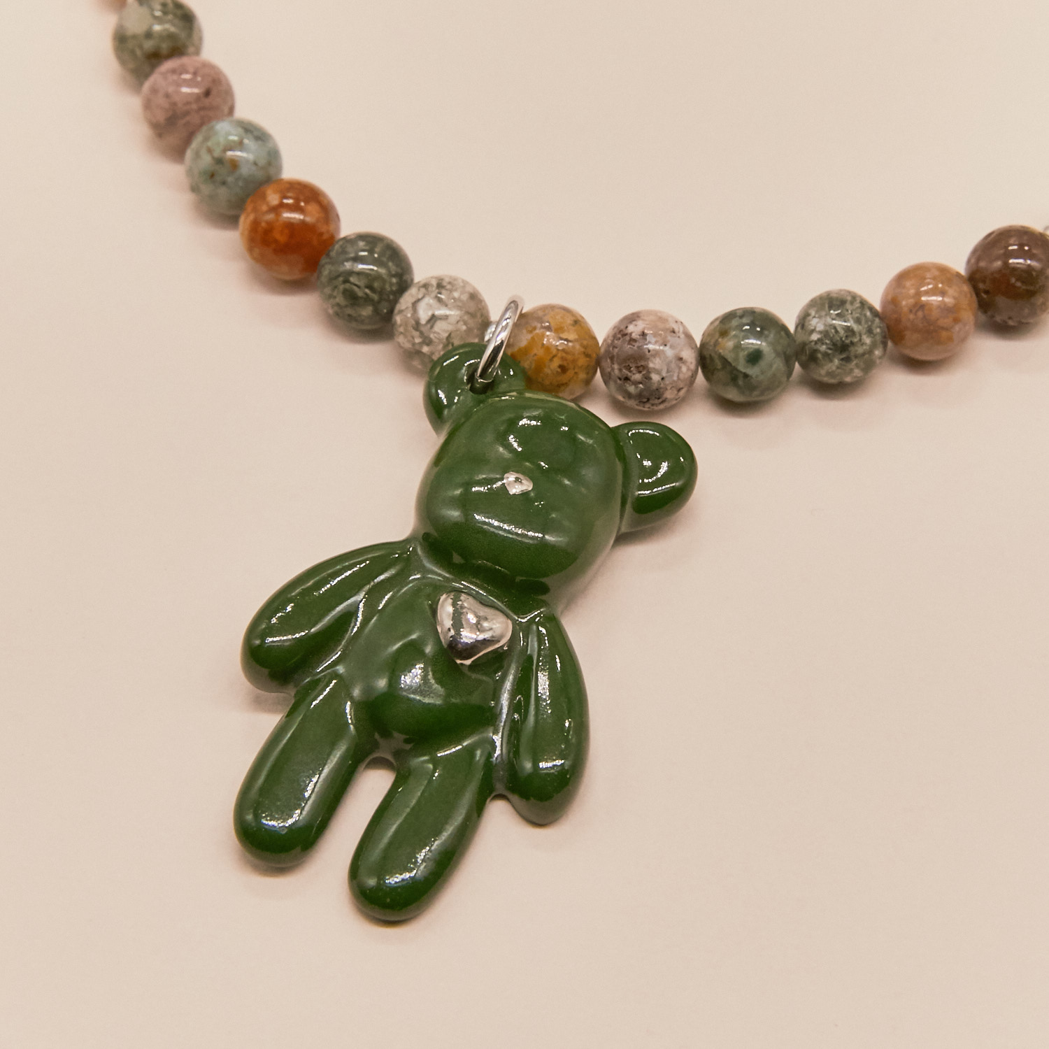 Колье «Мишка» зеленый с бусинами из яшмы