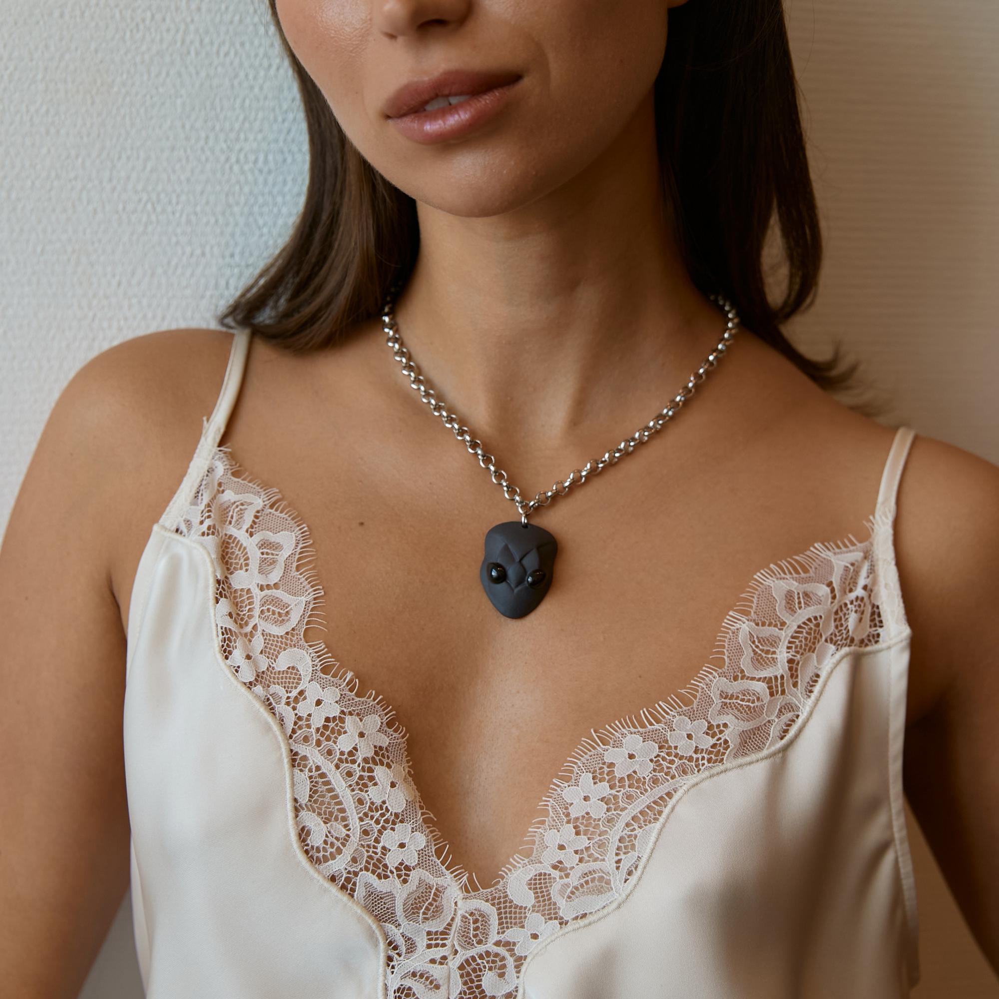 Кулон змея черный на цепи в серебре