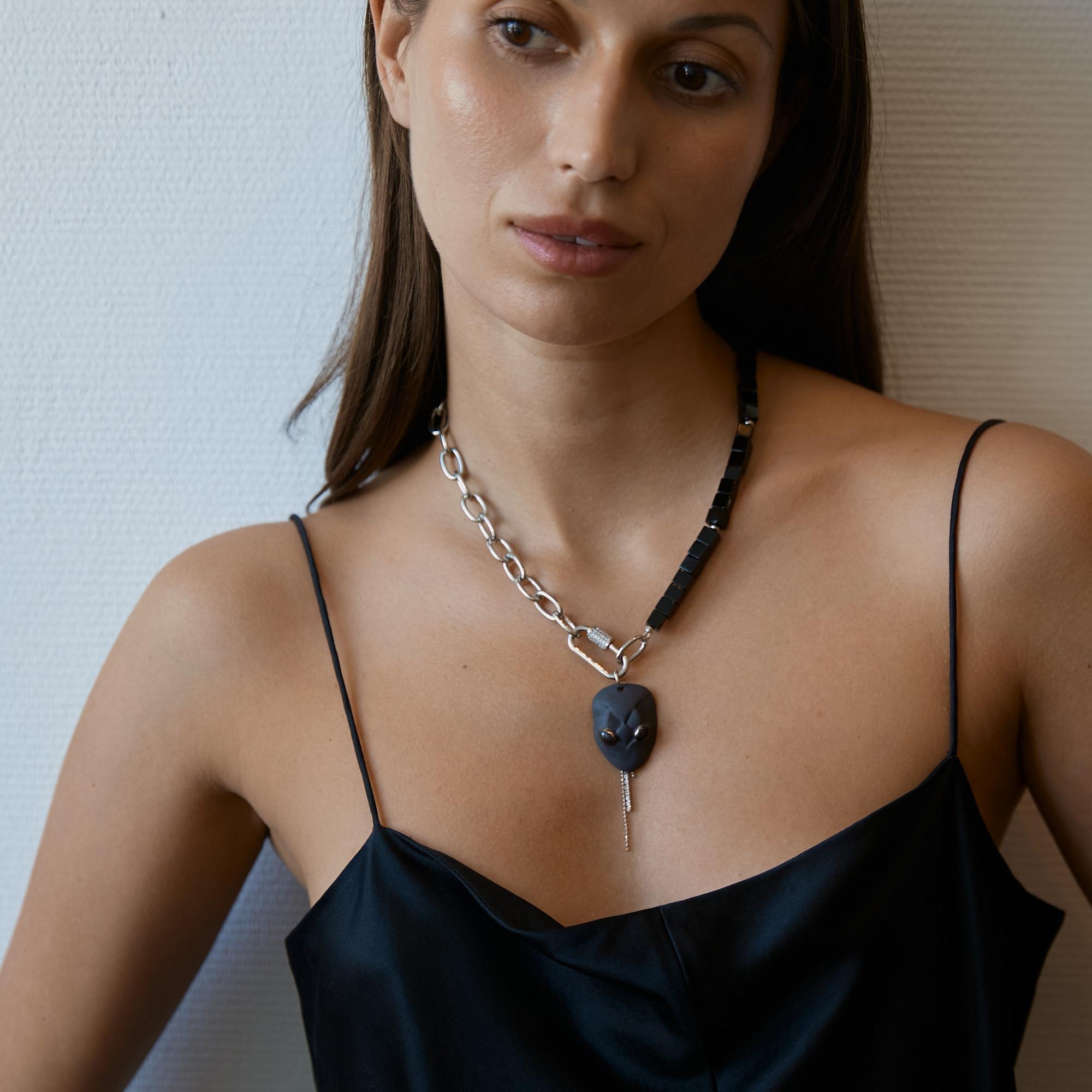 Колье трансформер змея черная с бусинами из черного агата