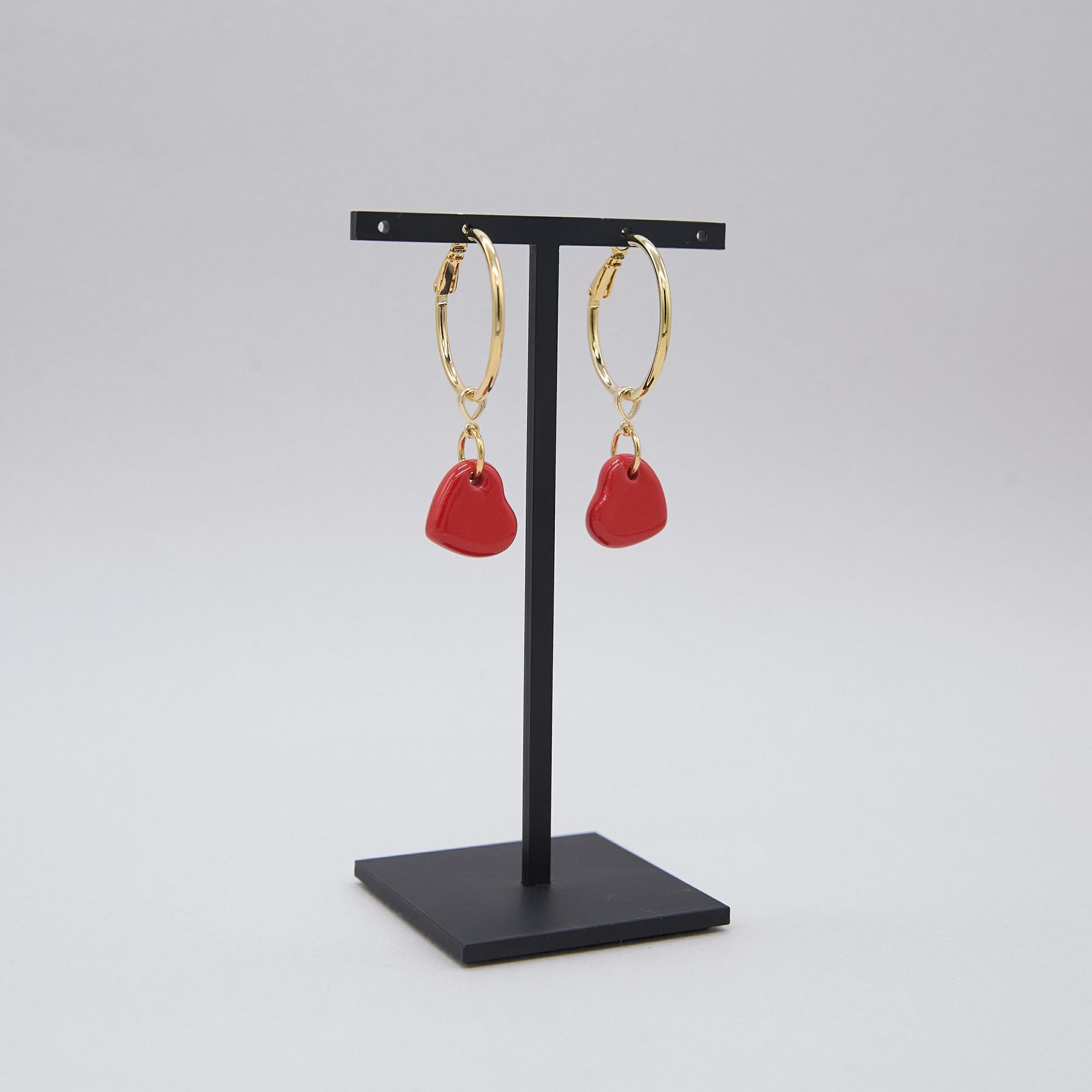 Серьги сердца красные на кольцах в золоте