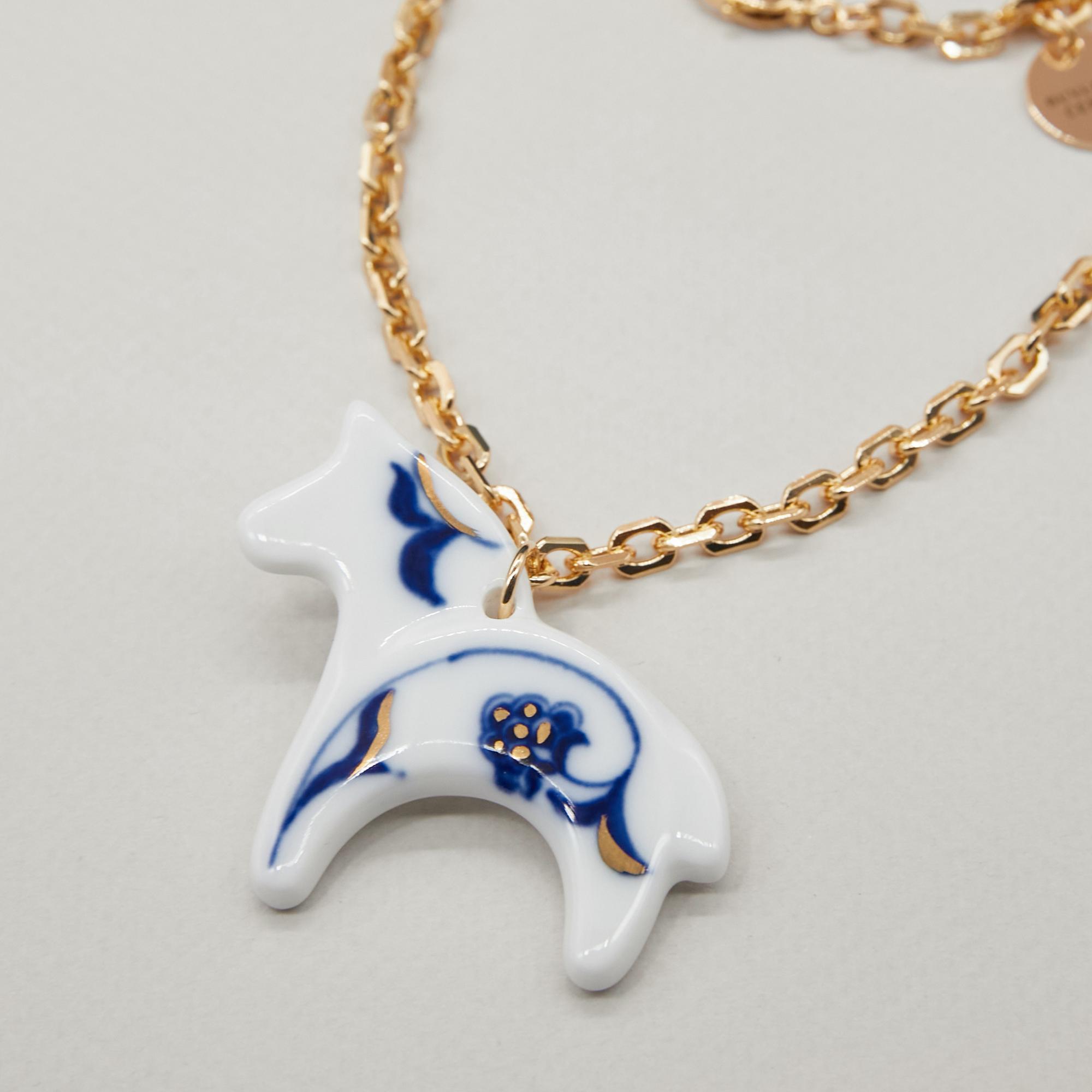 Кулон коник роспись бутон в золоте