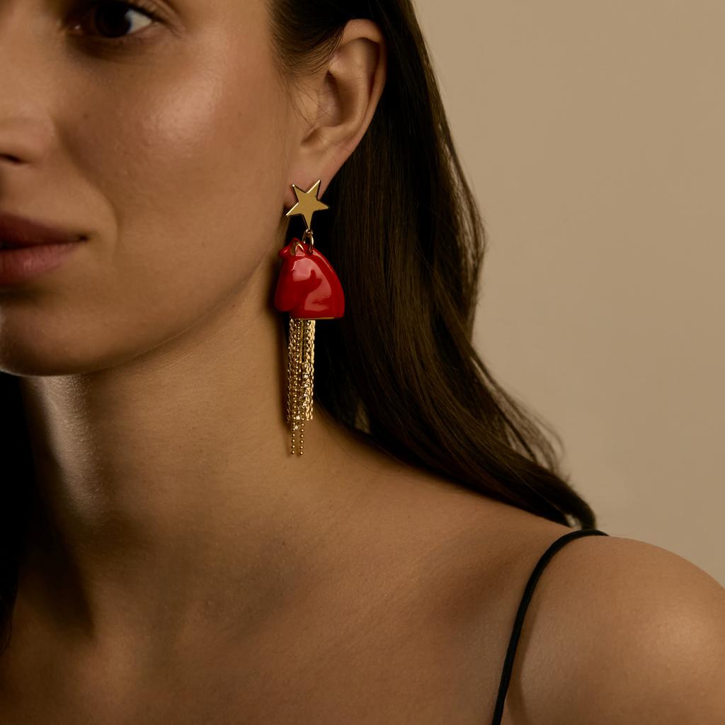 Серьги лошади S красные cо звездами и кистями в золоте