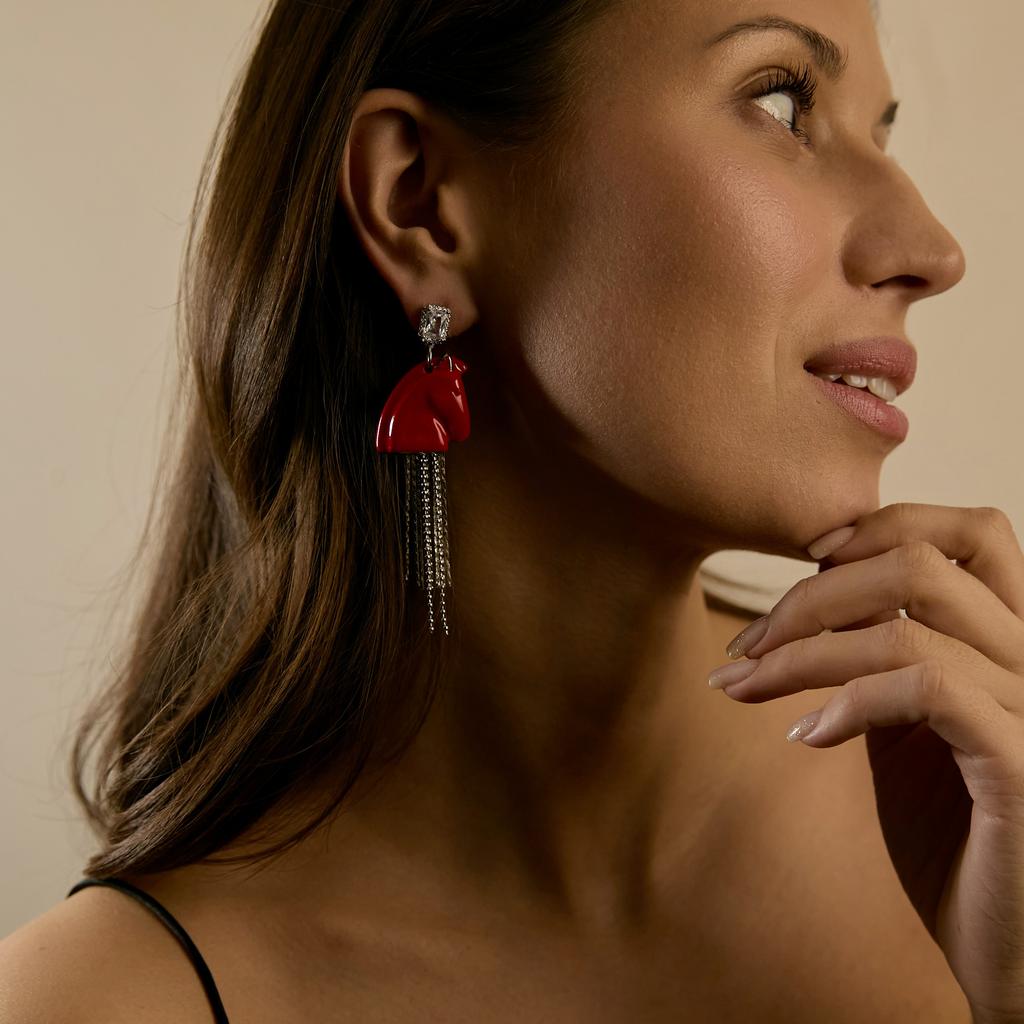 Серьги лошади S красные с кистями в платине