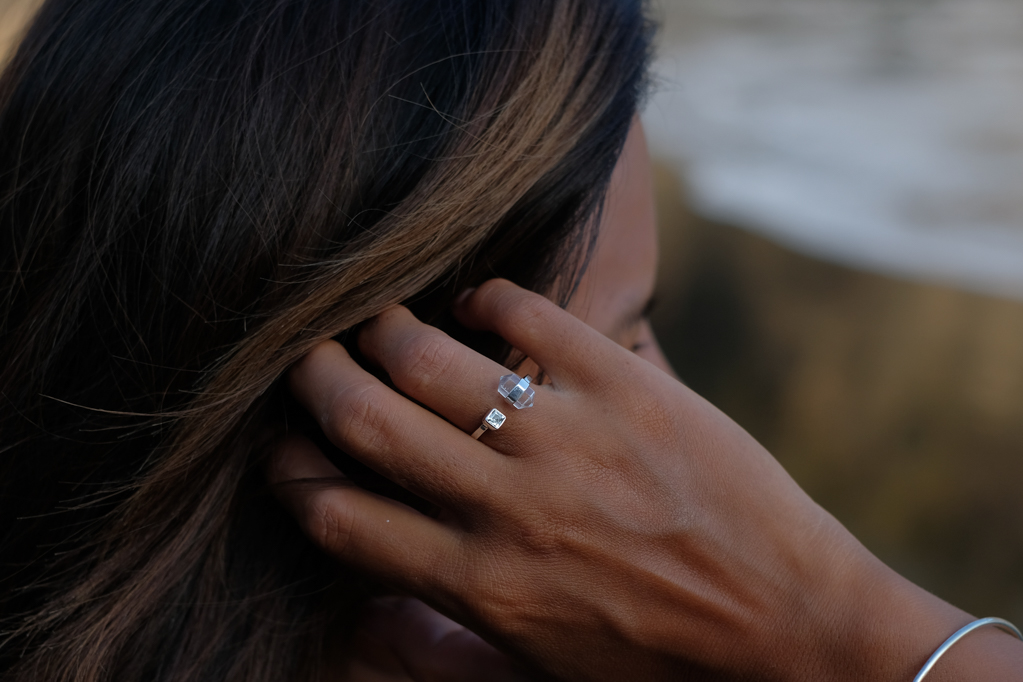 Кольцо с горным хрусталем и аквамарином