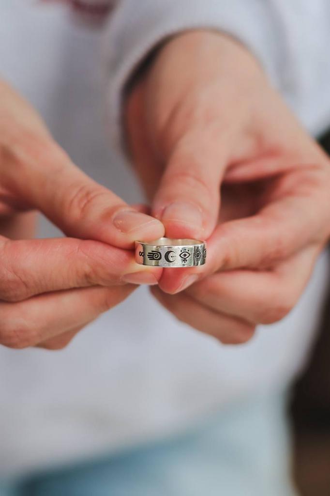 Кольцо с символами луна, солнце, оракул