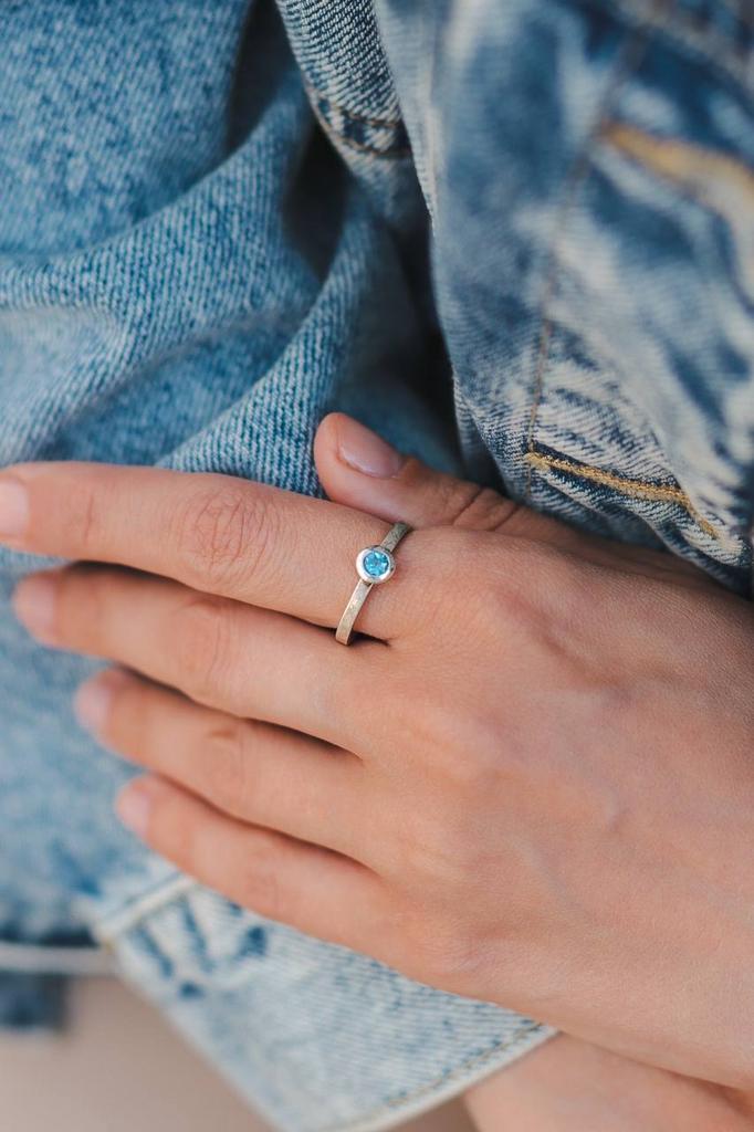 Кольцо "mini" с голубым топазом