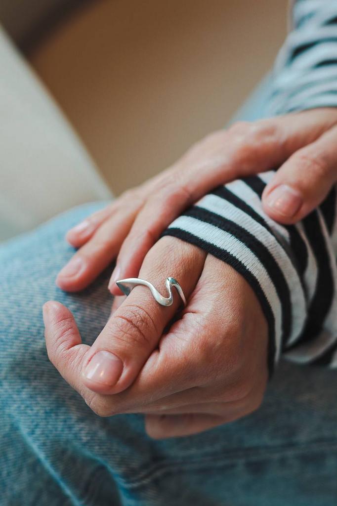 Кольцо "волна объемное"