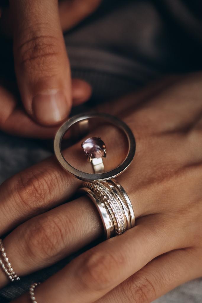 Кольцо сфера с розовым стеклом