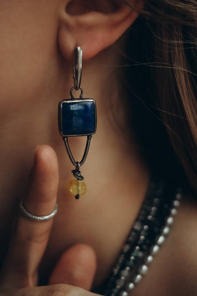 ассиметричные серьги с лазуритом и цитрином