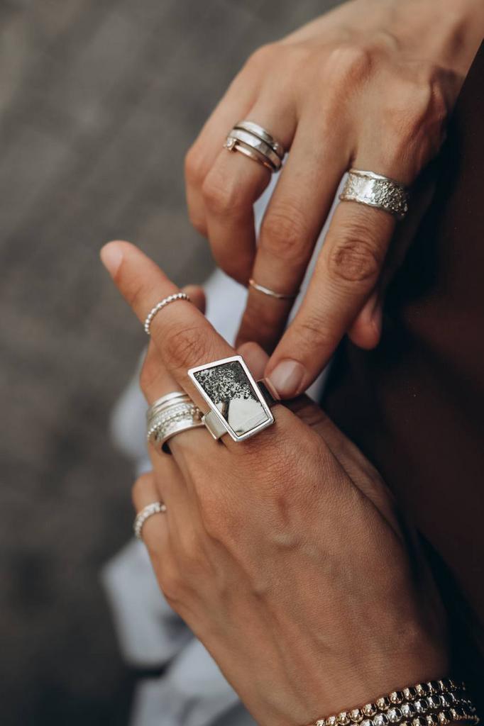 кольцо из янтаря