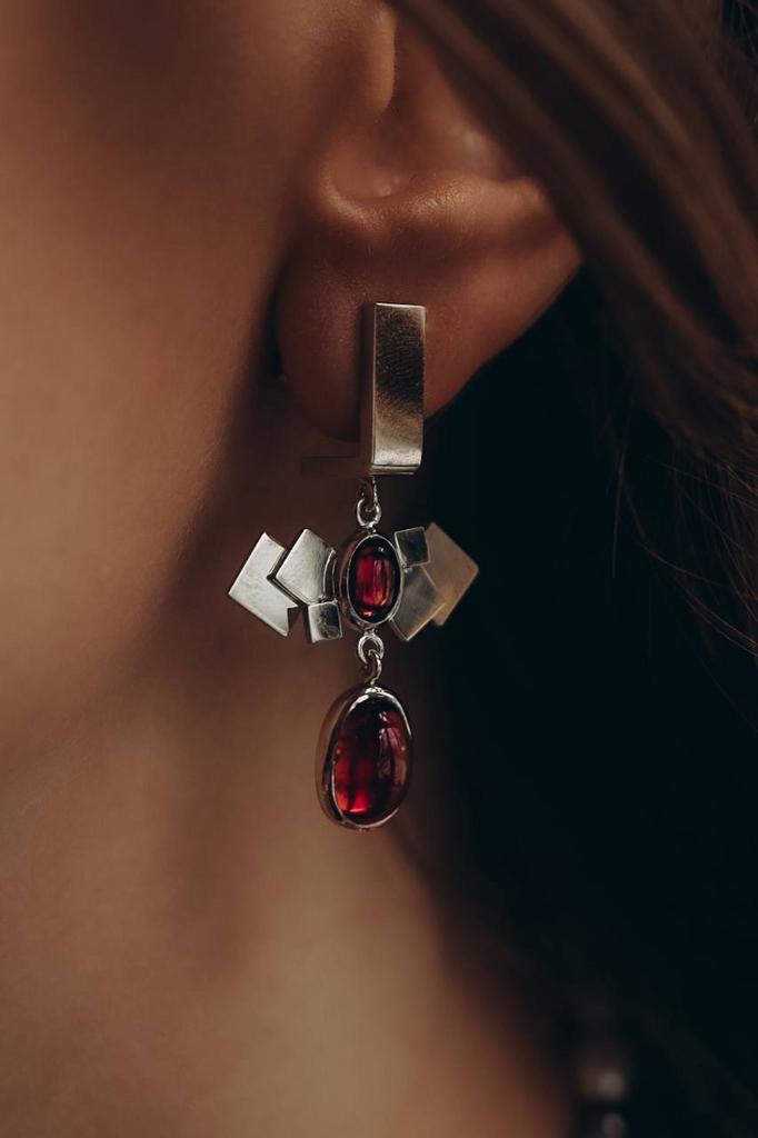 Серьги с гранатами