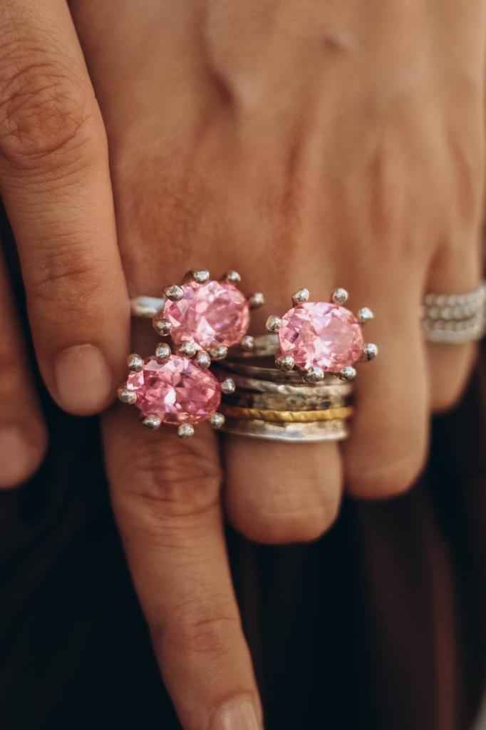 Кольцо с розовым фианитом