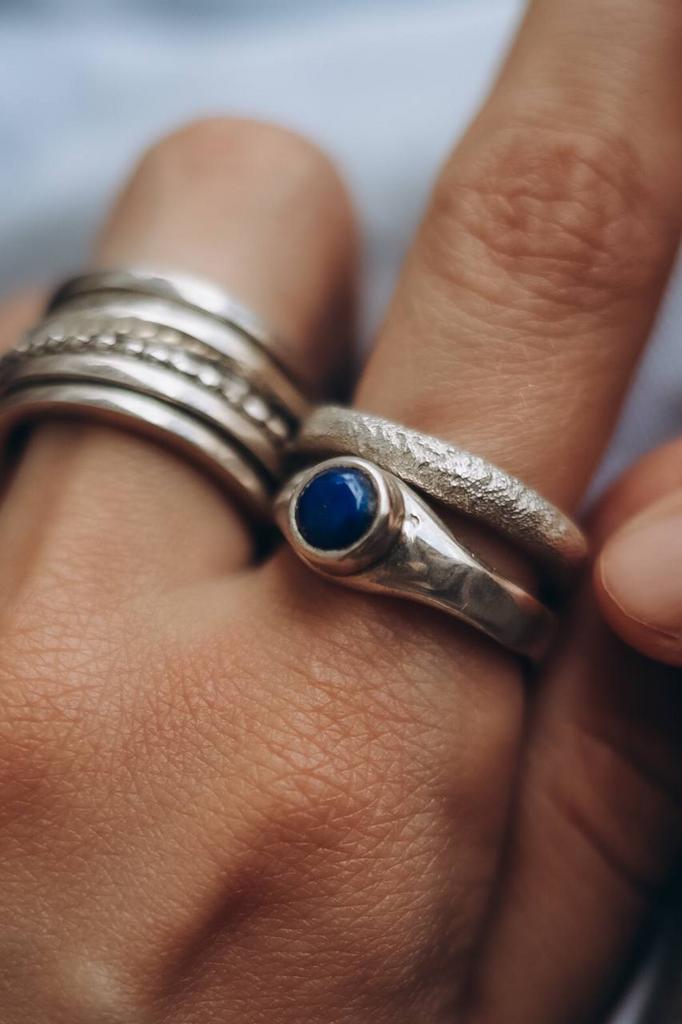 кольцо с лазуритом пухлое