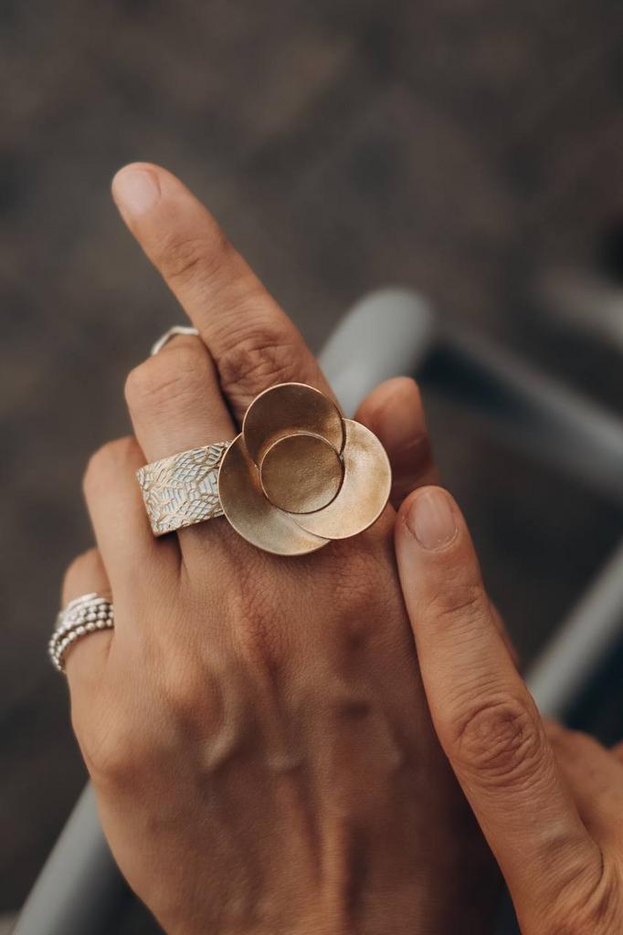 кольцо цветок из бронзы