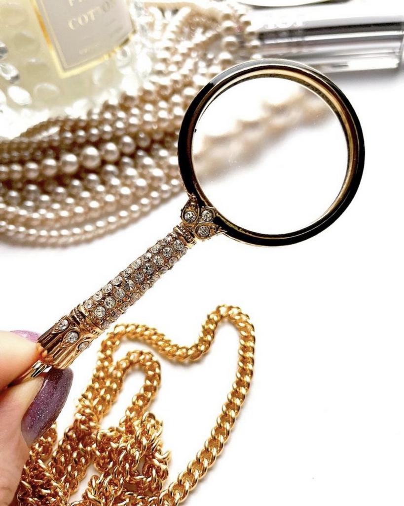 Колье с лупой