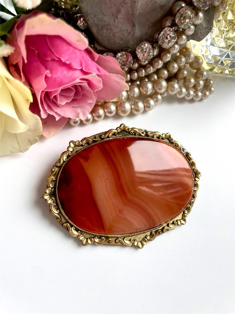 Георгианская брошь с вставкой из агата