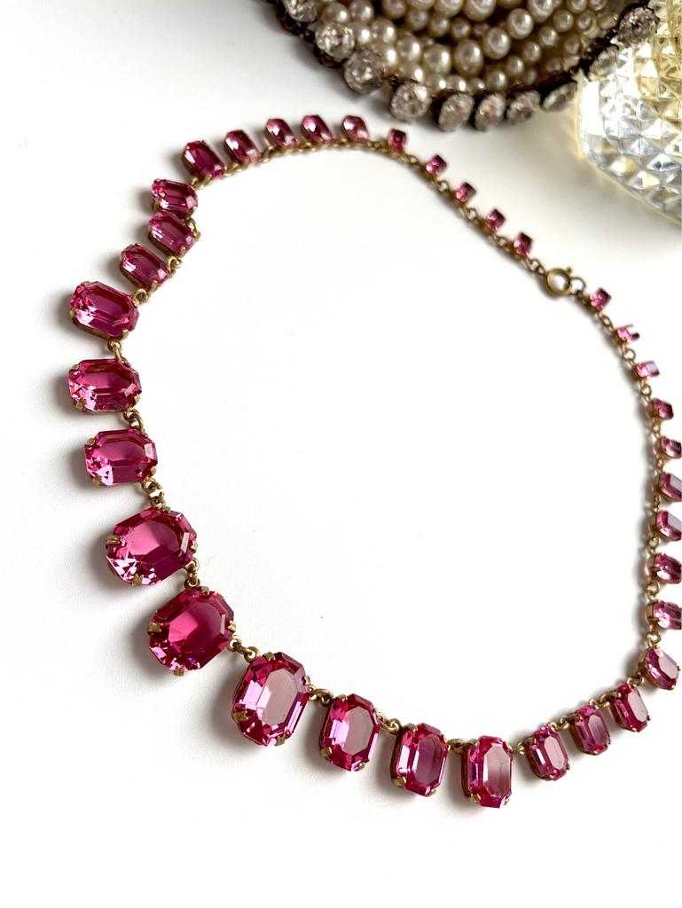Колье с розовым безелем