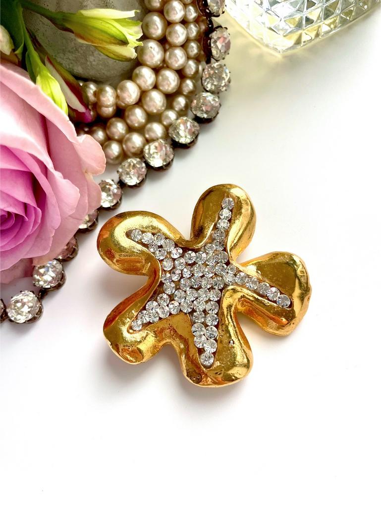 Французская эффектная брошь с кристаллами