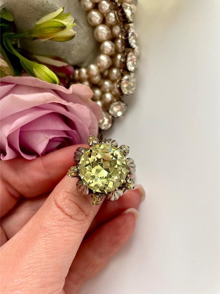 Перстень с лимонным кристаллом