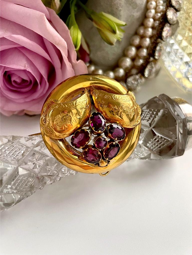 Викторианская брошь-кулон