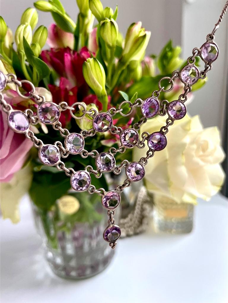 Треугольное колье с аметистом