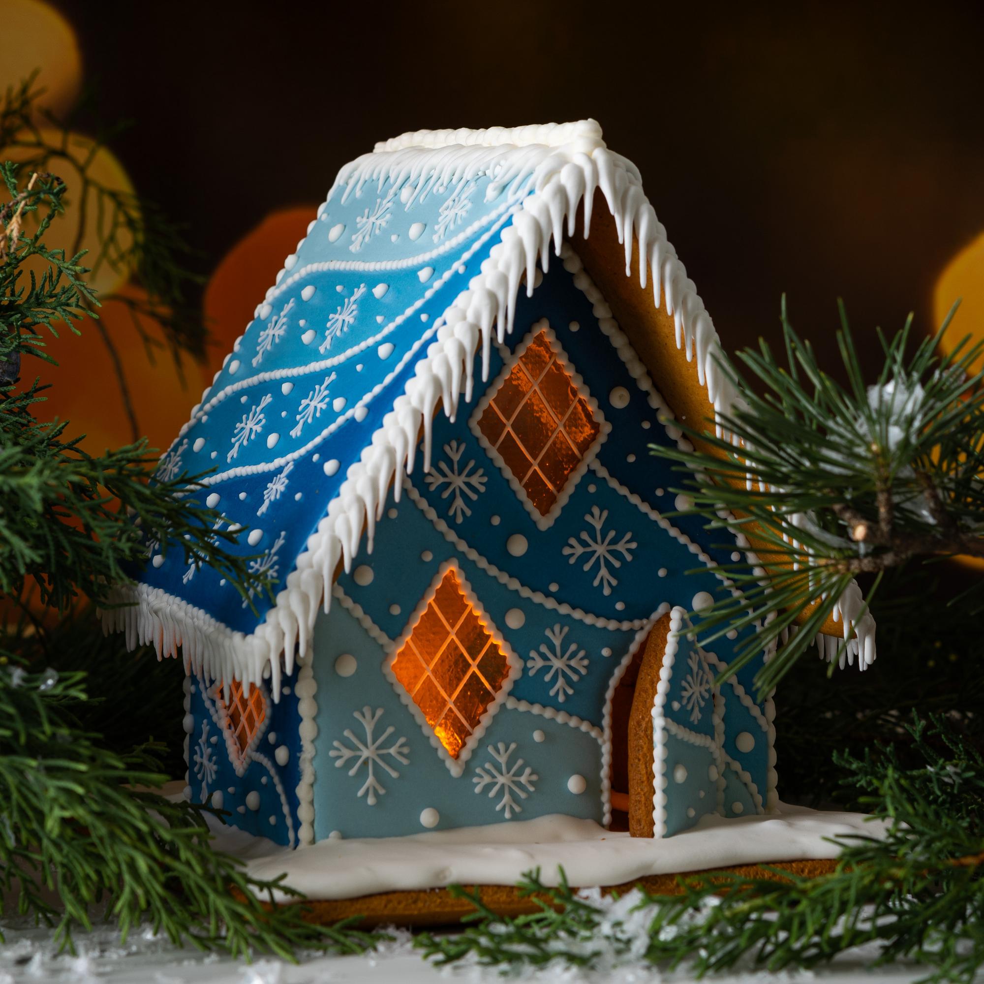 Новогодний пряничный домик "Бело-голубой"