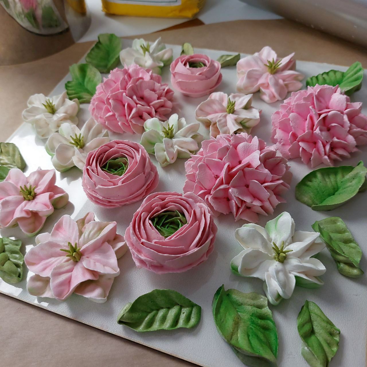 Набор зефирных цветов для самостоятельного декора кулича