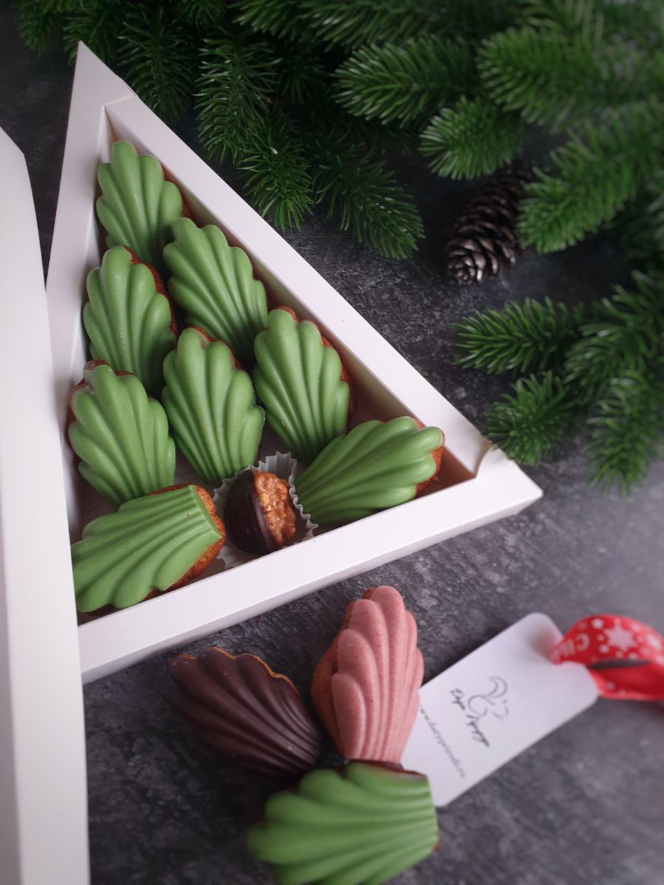 Мадлен в новогодней упаковке