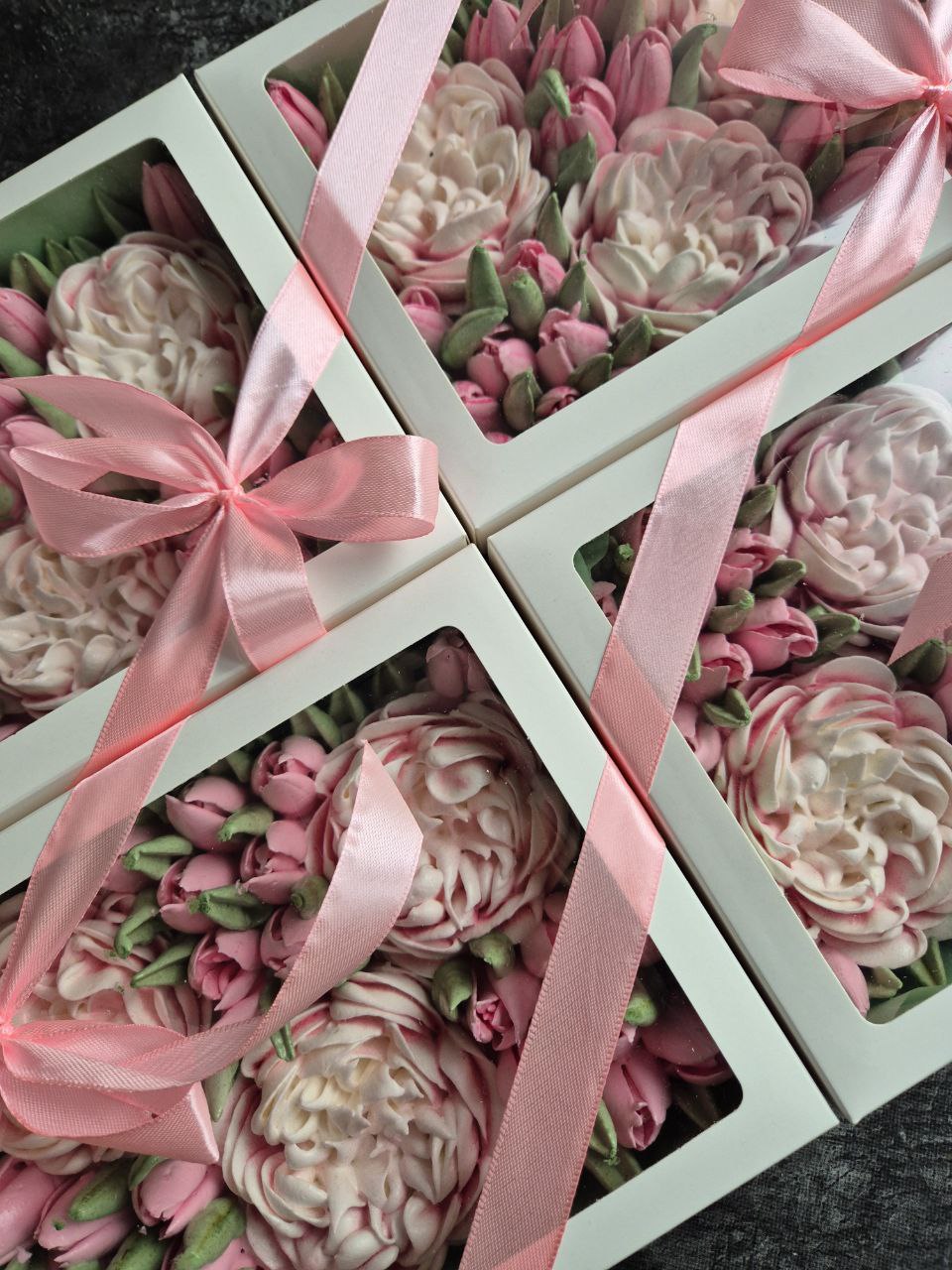 Новый вариант подарочной композиции из зефира с тюльпанами и розами