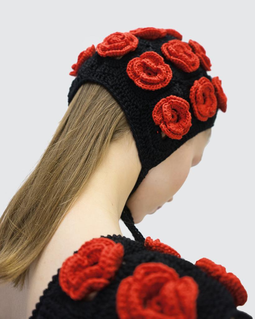 HAT with red flowers