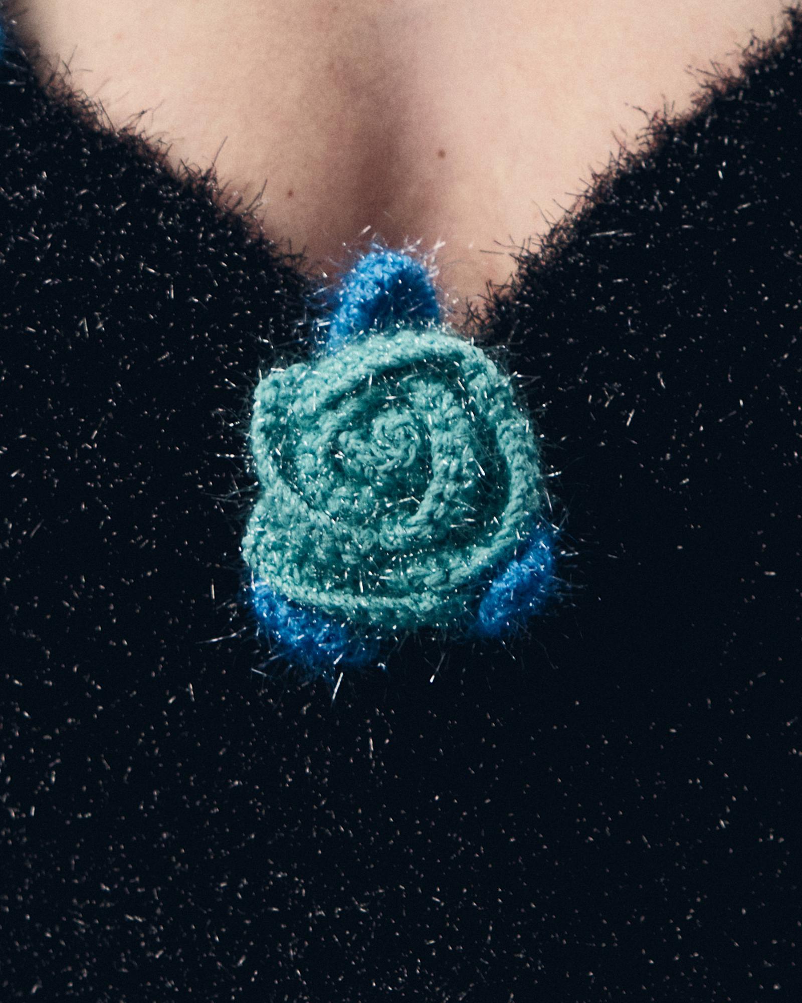 KNITTED DRESS WITH BLUE ROSES