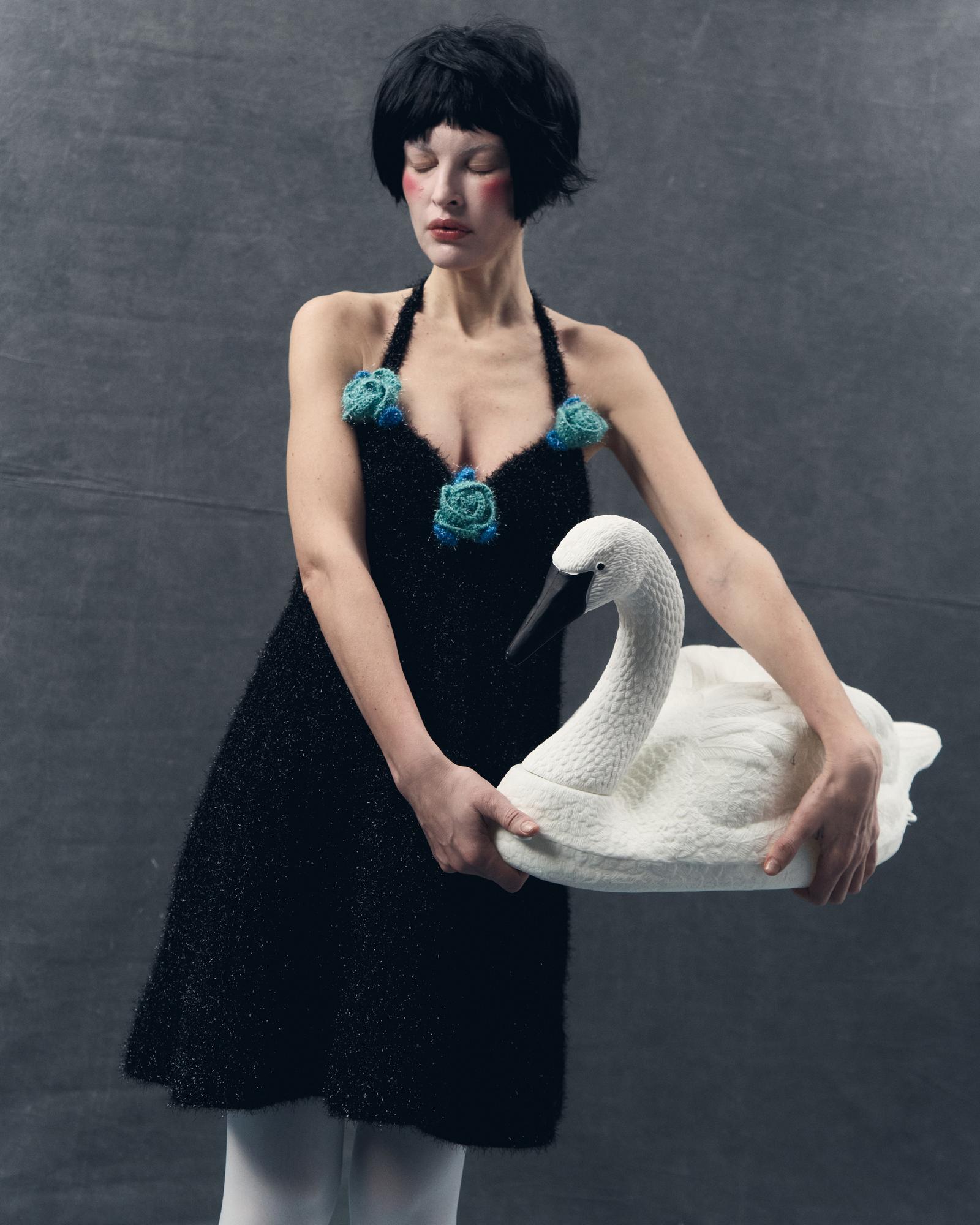 KNITTED DRESS WITH BLUE ROSES