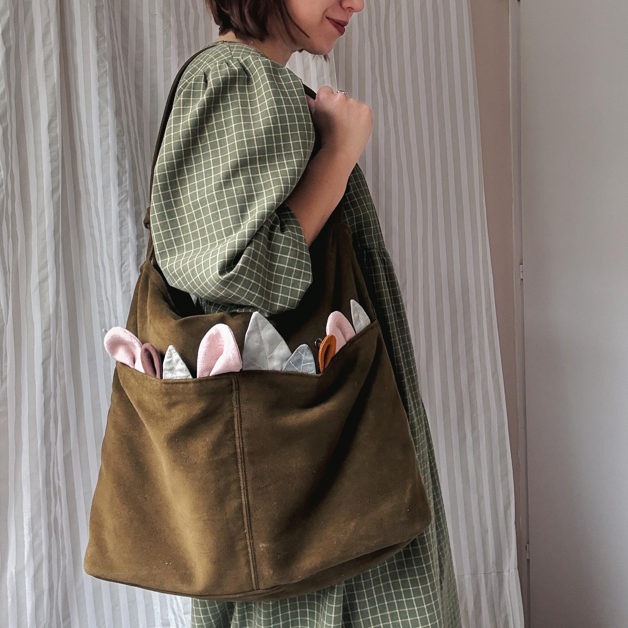 Сумка НЕЗАБУДКА зеленый бархат