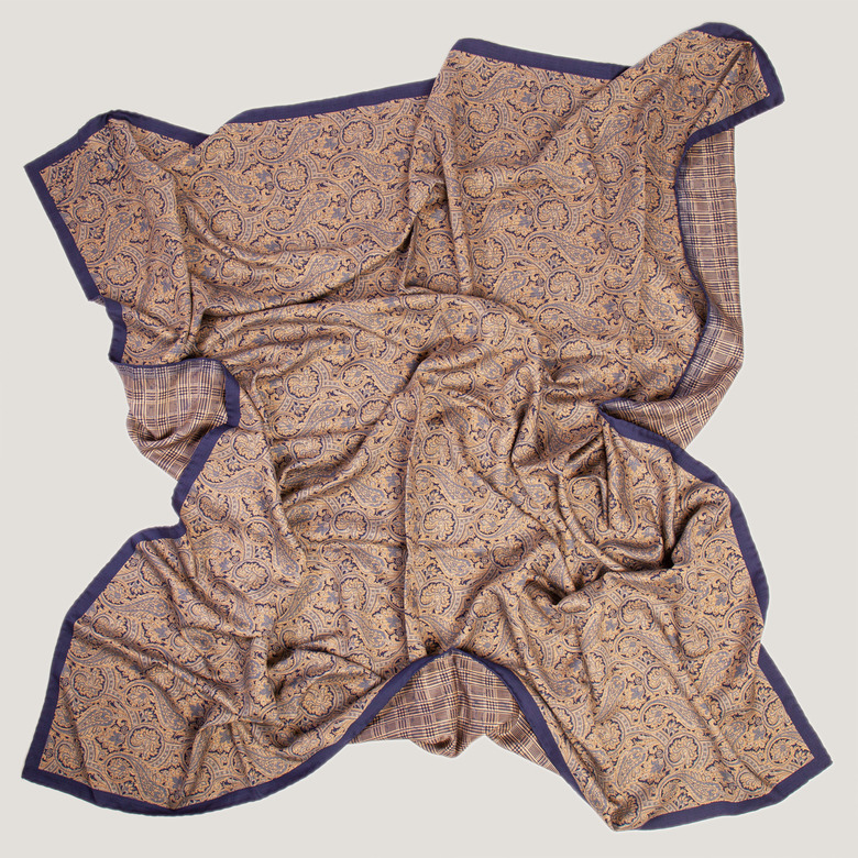 Платок 140х140 двухсторонний